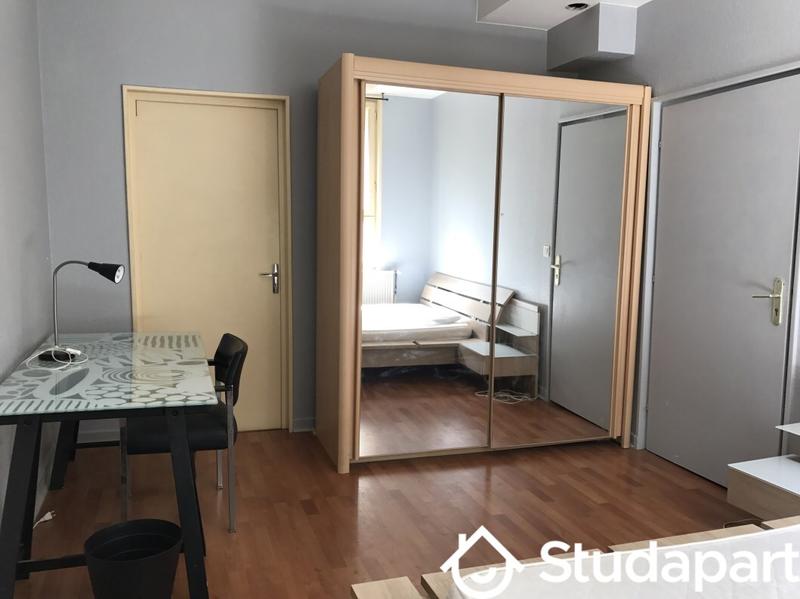 Chambre - 10 m² - 1 pièce