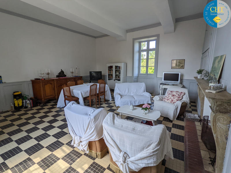 Maison - 228 m² - 12 pièces