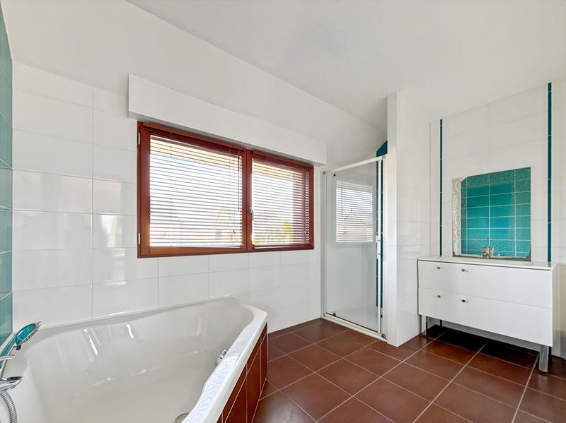 Maison - 190 m² - 8 pièces