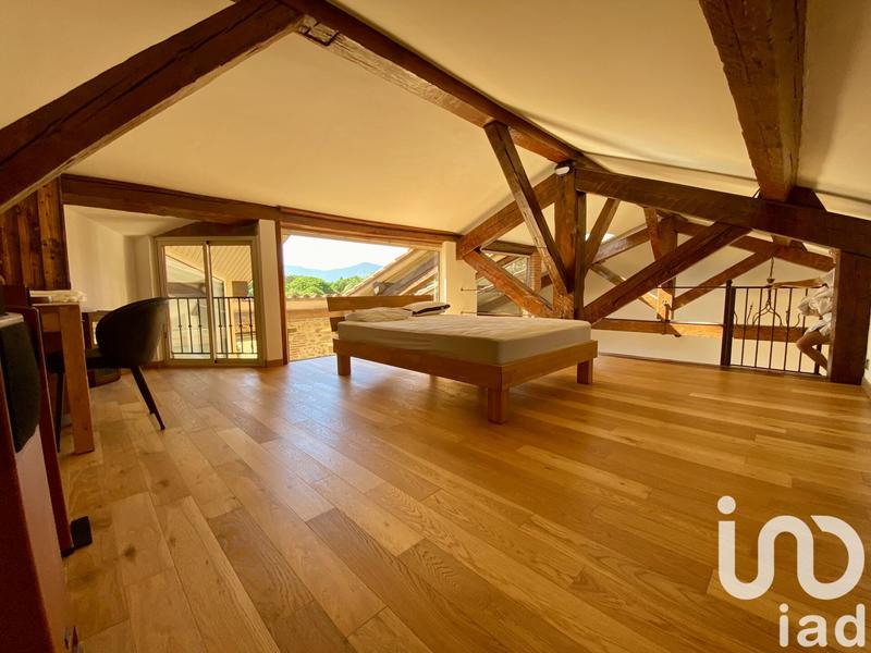 Maison - 200 m² - 6 pièces