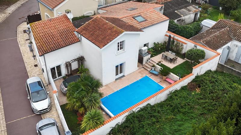 Maison - 140 m² - 7 pièces