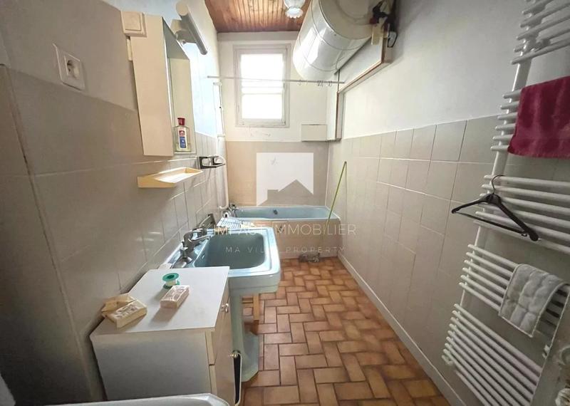 Maison - 228 m² - 12 pièces