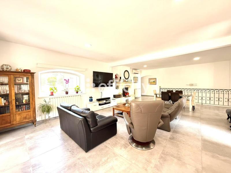 Villa - 158 m² - 6 pièces