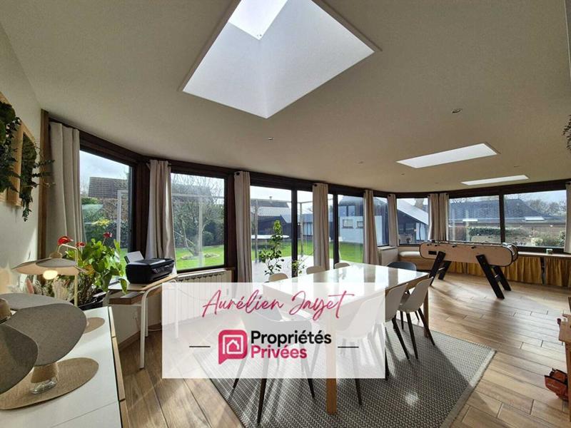 Maison - 205 m² - 5 pièces