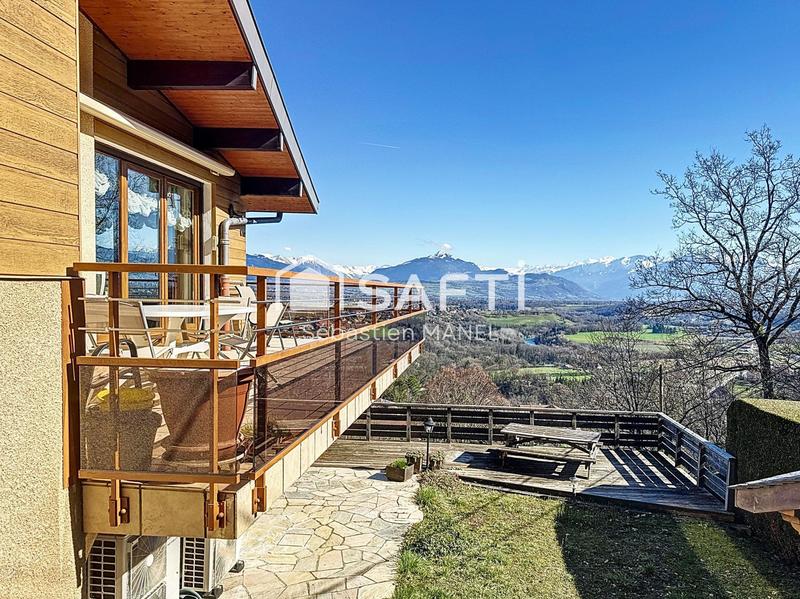 Maison - 255 m² - 7 pièces