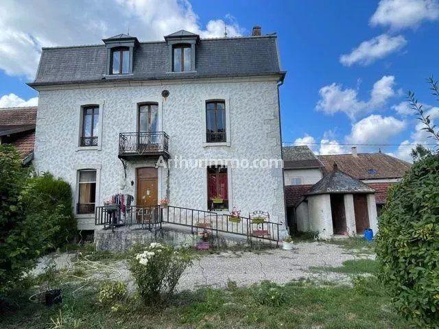 Maison - 278 m² - 8 pièces