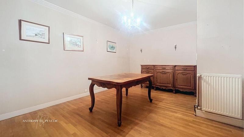 Maison - 136 m² - 9 pièces