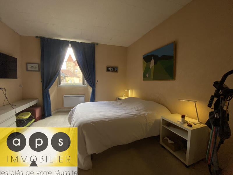 Maison - 325 m² - 16 pièces