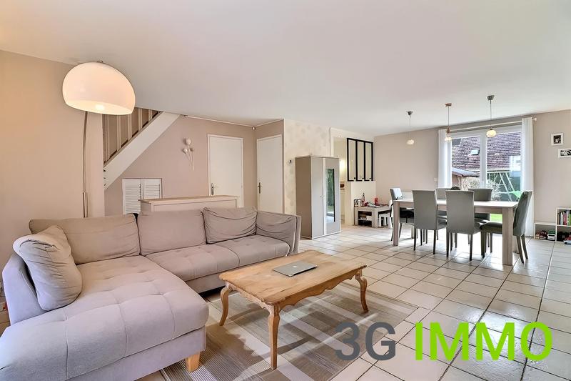 Maison traditionnelle - 106 m² - 5 pièces