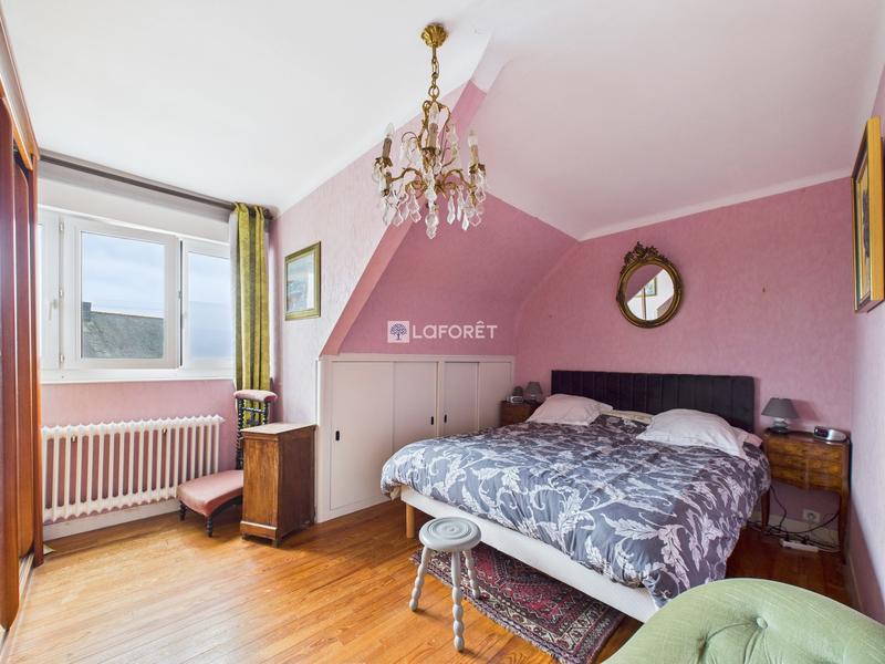 Maison traditionnelle - 121 m² - 6 pièces