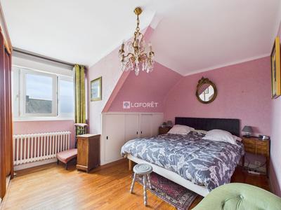 Maison traditionnelle - 121 m² - 6 pièces