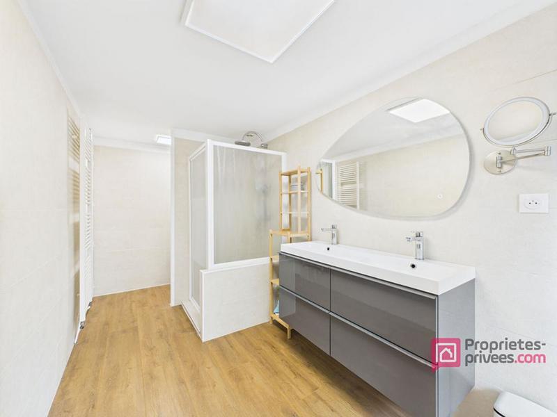 Propriété - 300 m² - 7 pièces