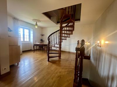 Maison - 286 m² - 10 pièces