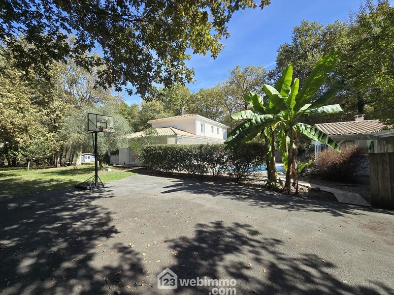 Maison - 186 m² - 6 pièces