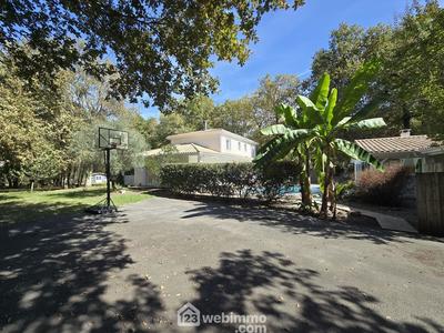 Maison - 186 m² - 6 pièces