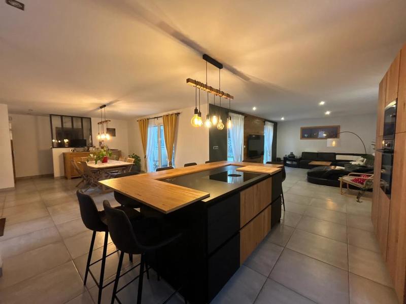 Maison - 190 m² - 2 pièces