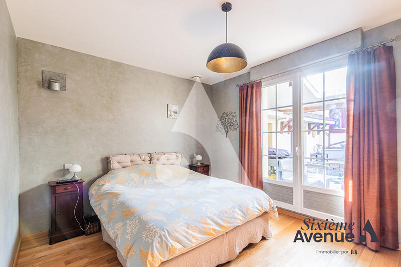 Maison - 189 m² - 8 pièces