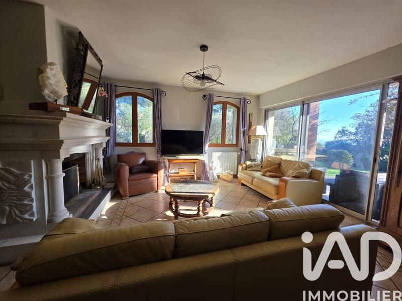 Maison - 210 m² - 6 pièces