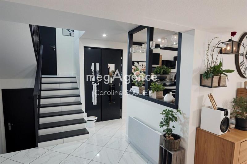 Maison - 111 m² - 6 pièces