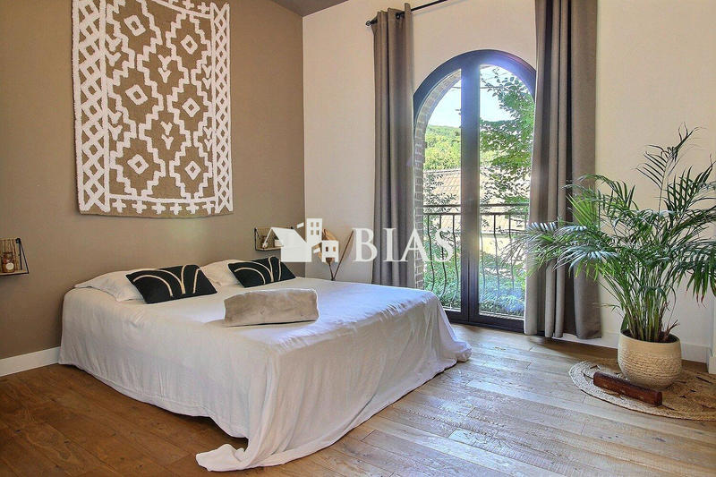 Maison - 272 m² - 7 pièces