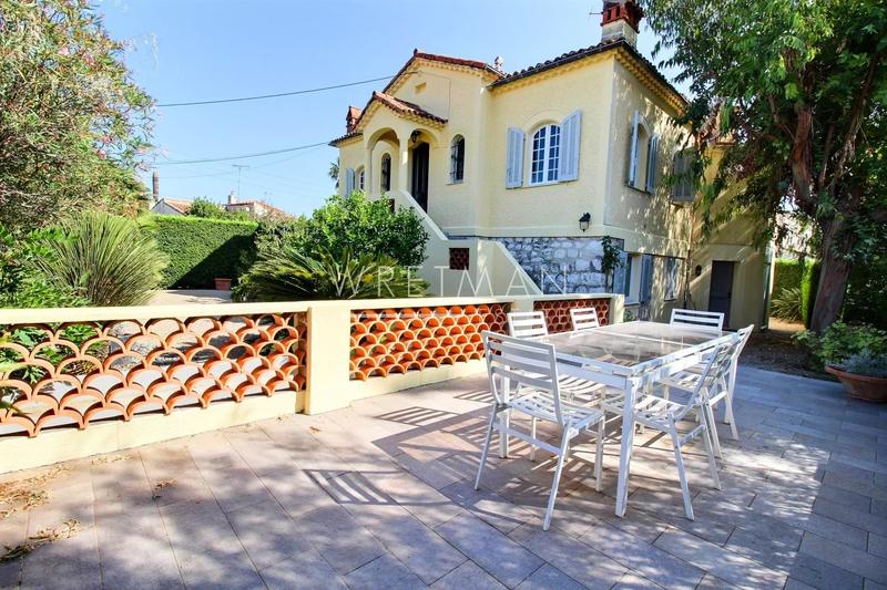 Maison - 180 m² - 7 pièces