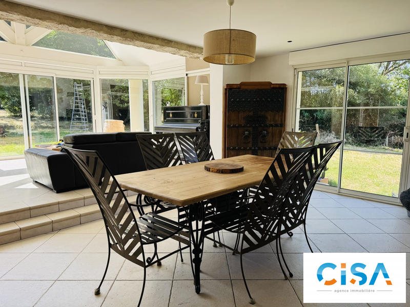 Maison - 180 m² - 8 pièces