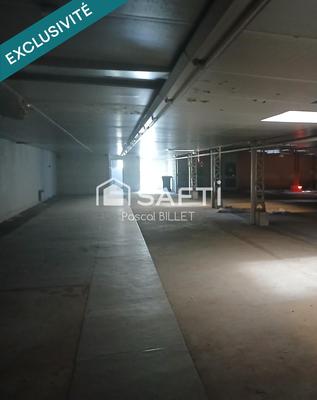 Local commercial - 750 m² - 1 pièce