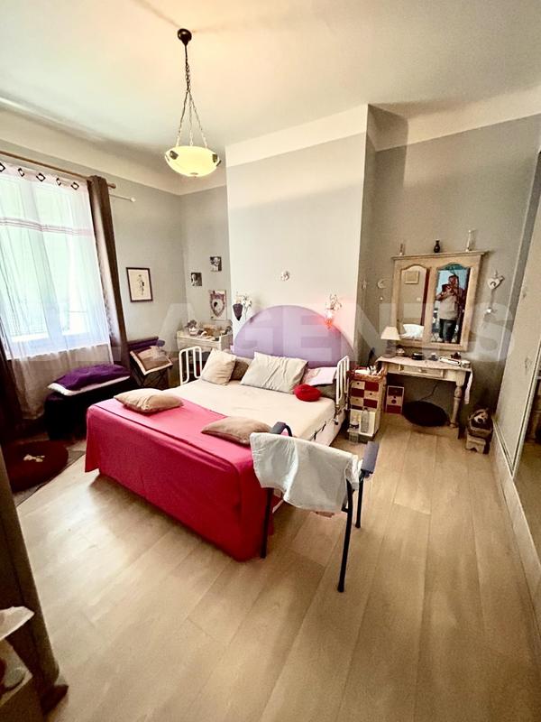 Villa - 200 m² - 6 pièces