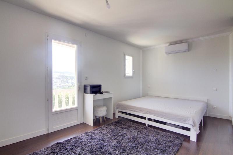 Maison - 143 m² - 5 pièces