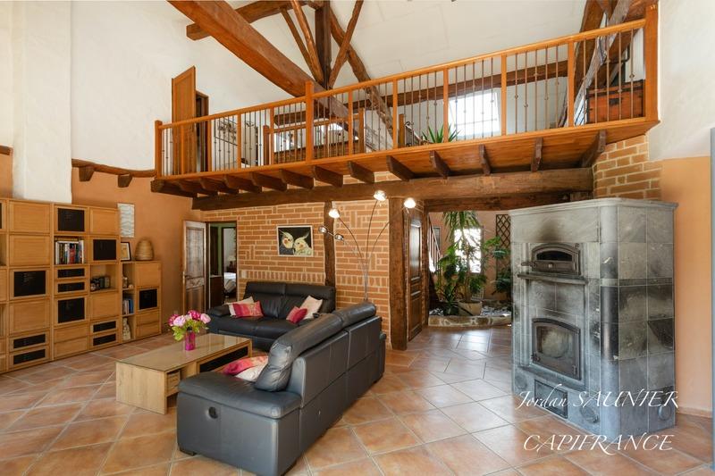 Maison traditionnelle - 317 m² - 9 pièces