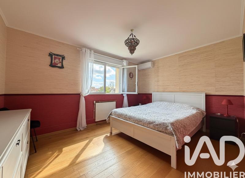 Maison - 257 m² - 9 pièces