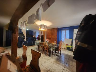 Maison - 250 m² - 7 pièces