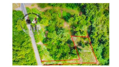 Terrain constructible - 1 355 m²