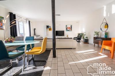 Maison traditionnelle - 210 m² - 7 pièces