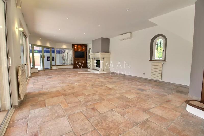 Villa - 230 m² - 6 pièces