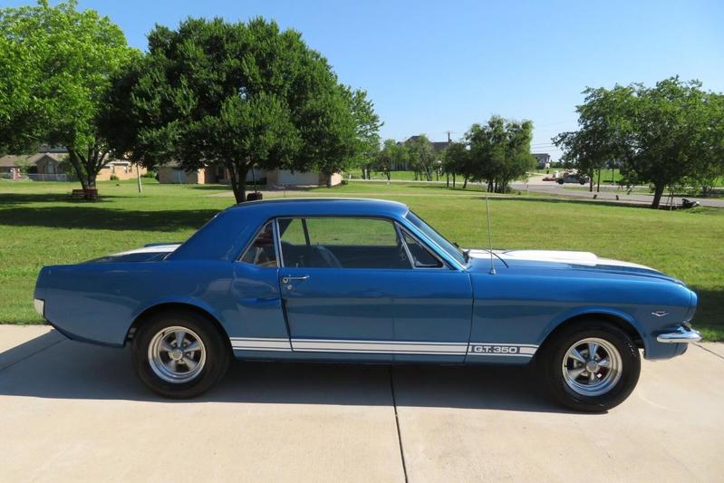 Ford Mustang coupé V8