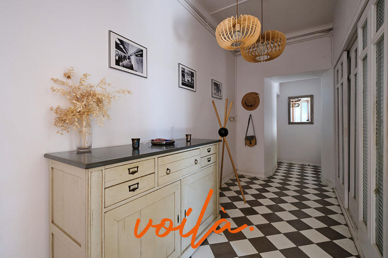 Maison - 219 m² - 7 pièces