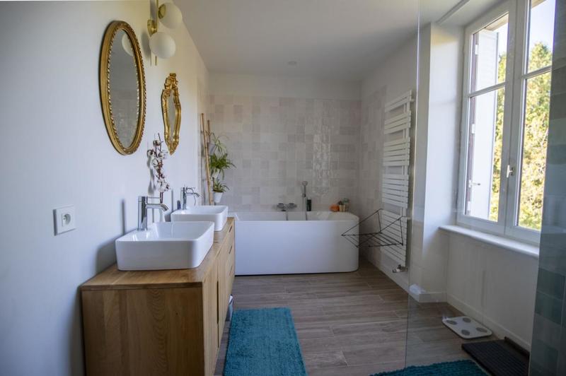 Maison - 200 m² - 8 pièces