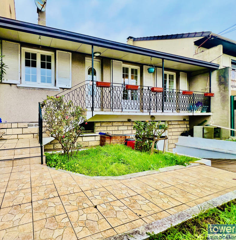 Maison - 100 m² - 4 pièces