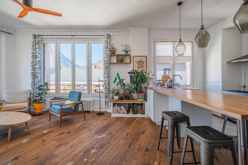 Appartement - 75 m² - 3 pièces