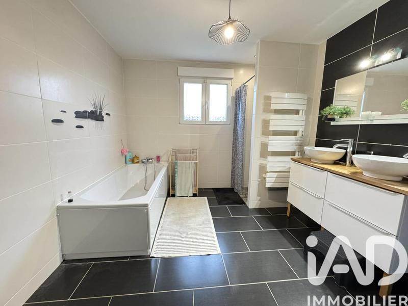 Maison - 136 m² - 7 pièces