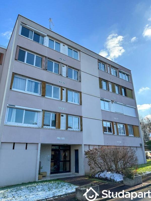 Chambre - 9 m² - 1 pièce