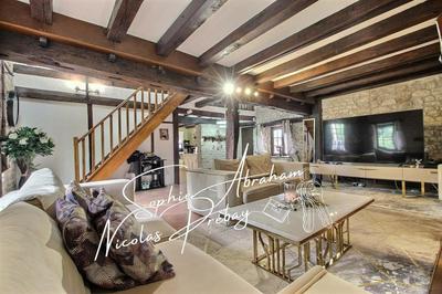 Maison - 185 m² - 5 pièces
