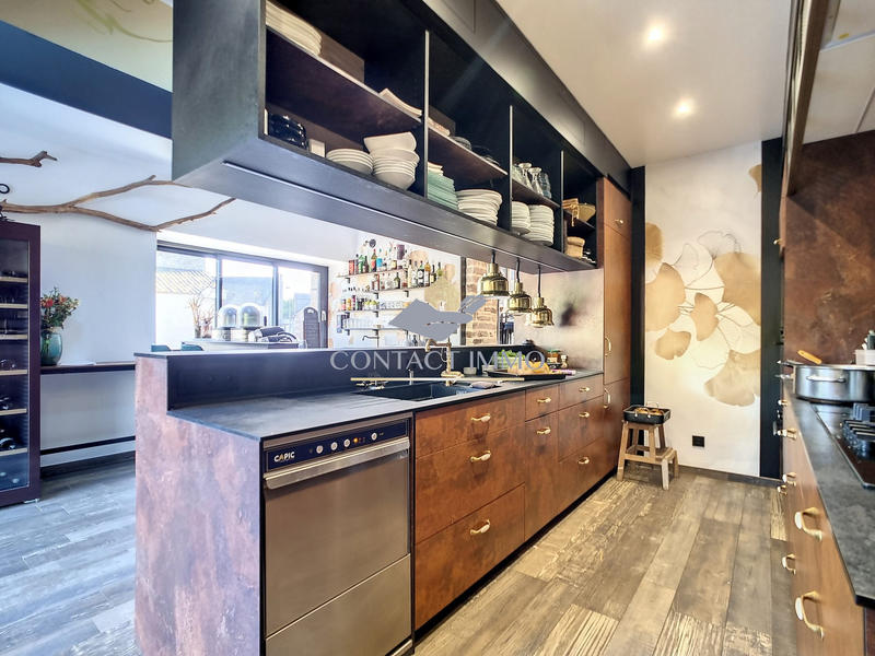 Maison - 293 m² - 8 pièces