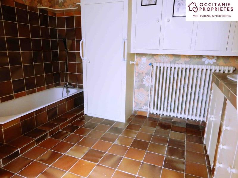 Demeure - 303 m² - 10 pièces