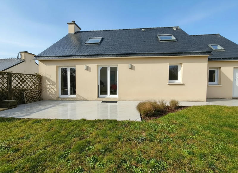 Maison - 92 m² - 5 pièces