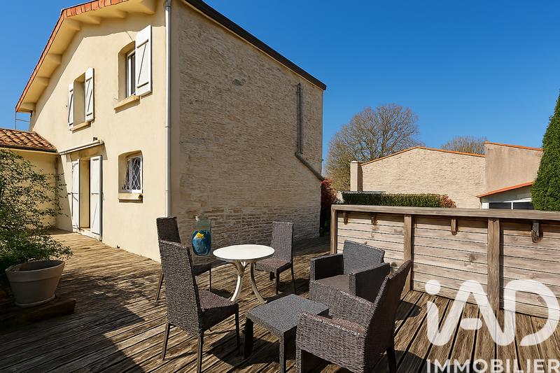 Maison - 208 m² - 6 pièces