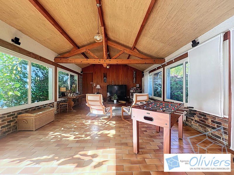 Maison contemporaine - 310 m² - 11 pièces