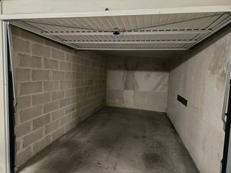 Parking / Garage - 18 m²