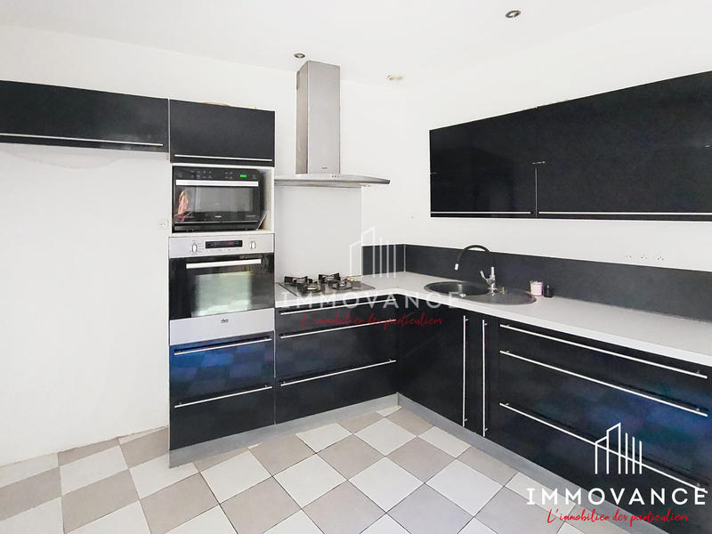 Maison - 90 m² - 5 pièces